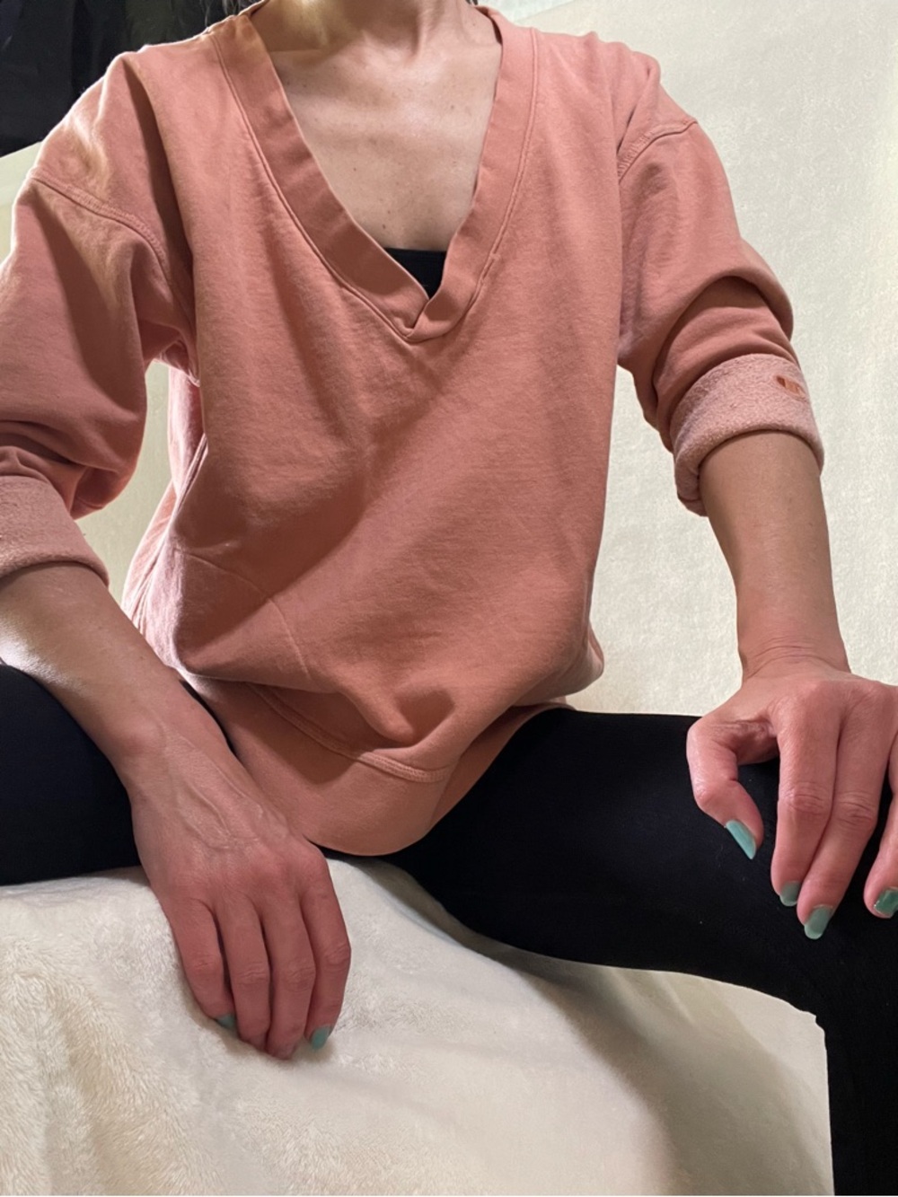 Champion Women's Oversized Peach V-Neck Pullover Sweatshirt